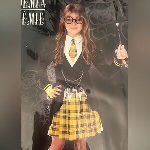 Academia Hufflepuff Yellow Plaid Kids Costume Size M 8-10
NEW!